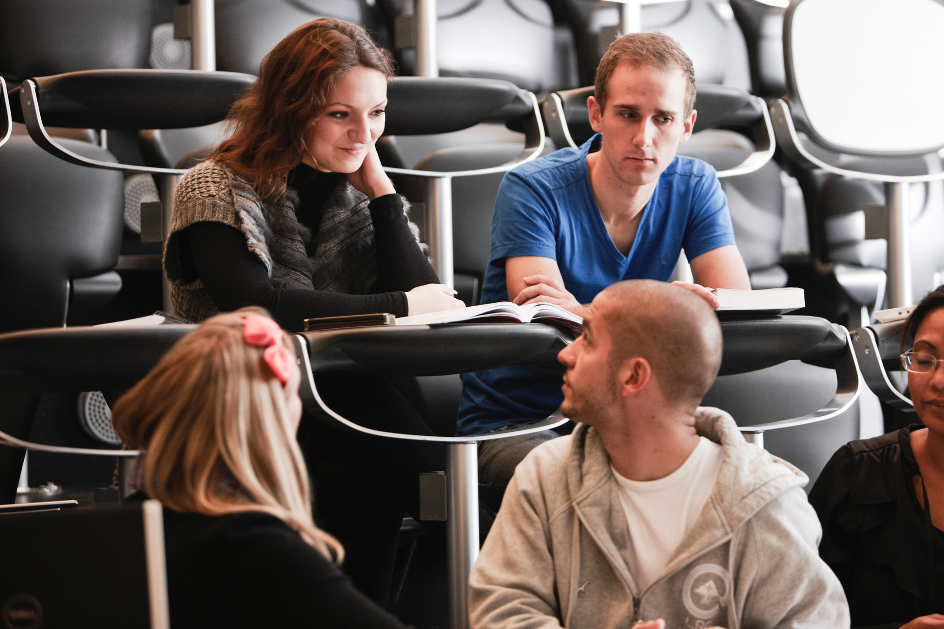 1920 COLOURBOX1070534